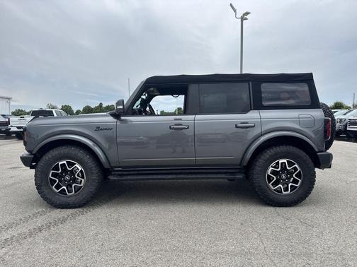 Carbonized Gray Metallic 2022 Ford Bronco Outer Banks