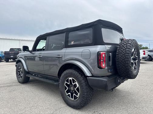 Carbonized Gray Metallic 2022 Ford Bronco Outer Banks