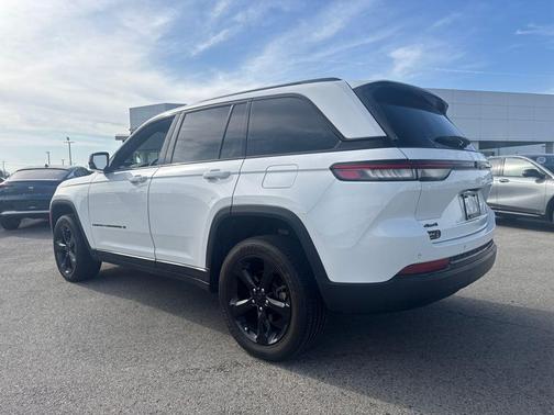 2025 Jeep Grand Cherokee Altitude
