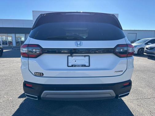 2024 Honda Pilot Touring 8-Passenger