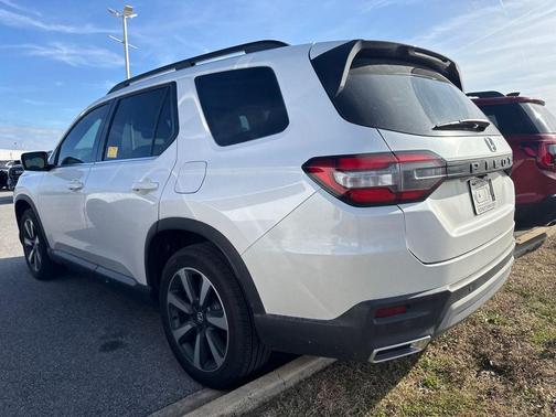 2024 Honda Pilot Touring 8-Passenger