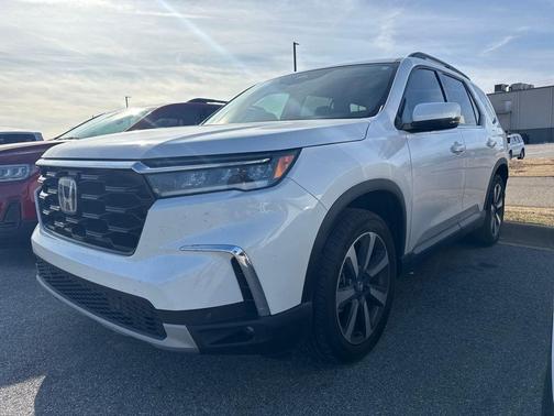 2024 Honda Pilot Touring 8-Passenger