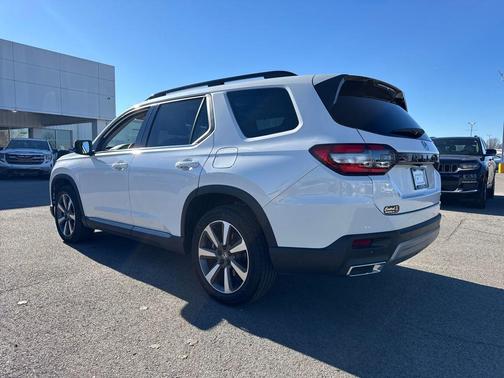 2024 Honda Pilot Touring 8-Passenger