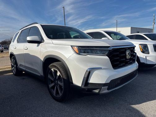 2024 Honda Pilot Touring 8-Passenger