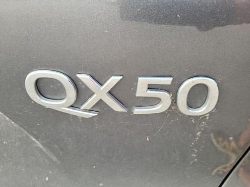 2022 INFINITI QX50 LUXE