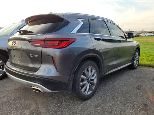2022 INFINITI QX50 LUXE