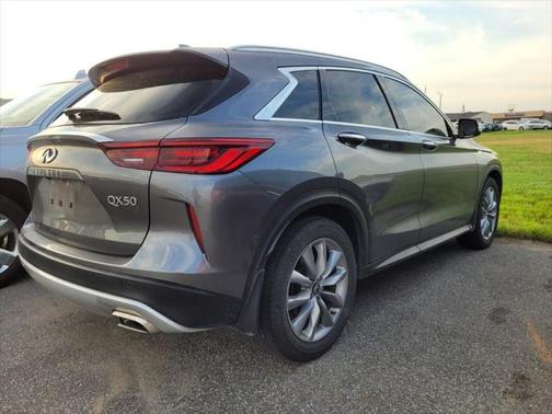 2022 INFINITI QX50 LUXE