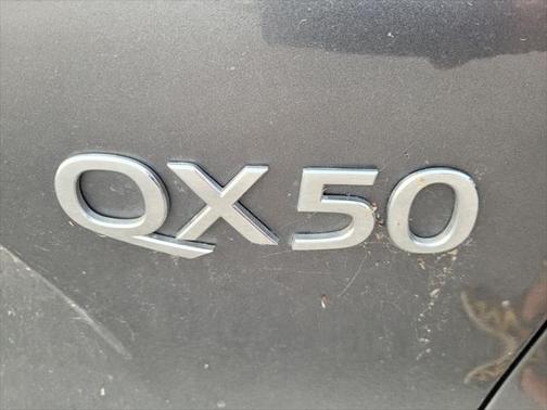 2022 INFINITI QX50 LUXE
