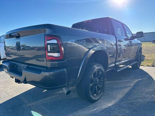 2022 RAM 2500 Laramie Crew Cab 4x4 6'4' Box