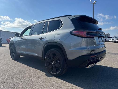 2026 GMC Acadia Elevation FWD