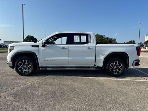 Summit White 2024 GMC Sierra 1500 SLT