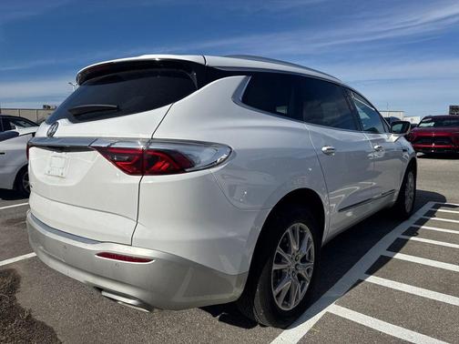 2024 Buick Enclave Essence FWD
