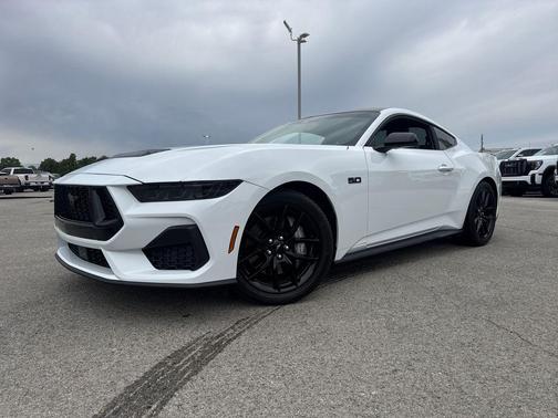 Oxford White 2025 Ford Mustang GT