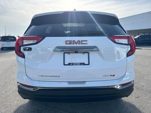 Summit White 2024 GMC Terrain AWD AT4
