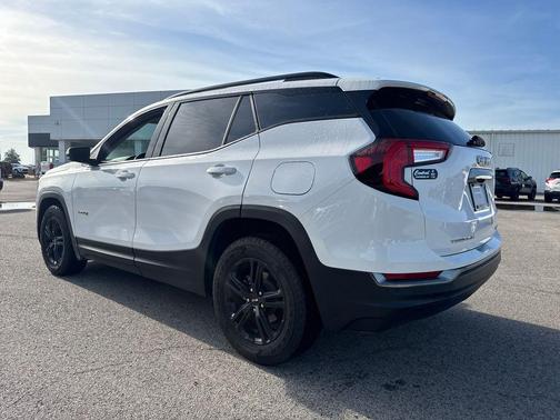 Summit White 2024 GMC Terrain AWD AT4