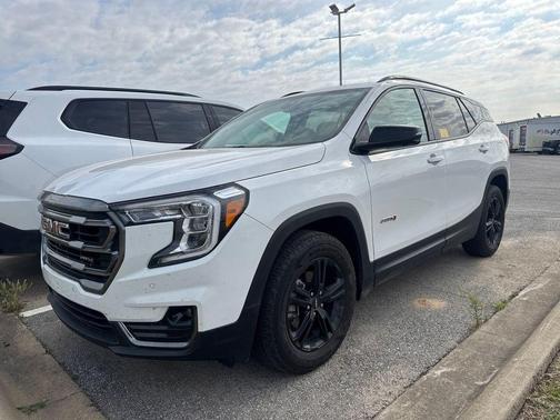 Summit White 2024 GMC Terrain AWD AT4