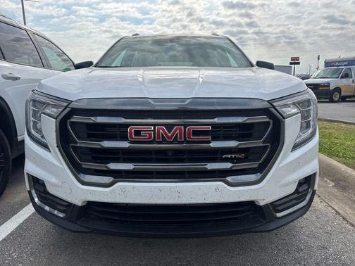 Summit White 2024 GMC Terrain AWD AT4