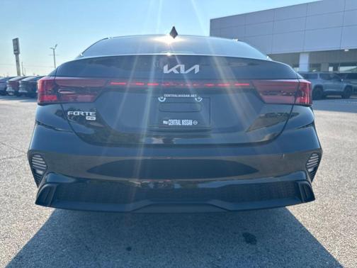 2023 Kia Forte LX