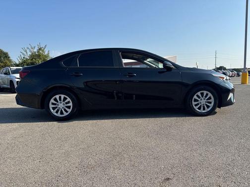 2023 Kia Forte LX