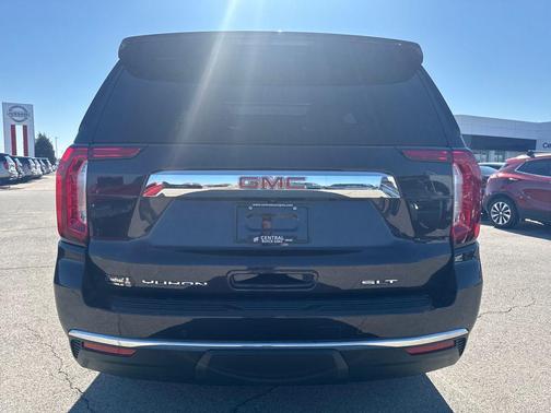 2024 GMC Yukon SLT