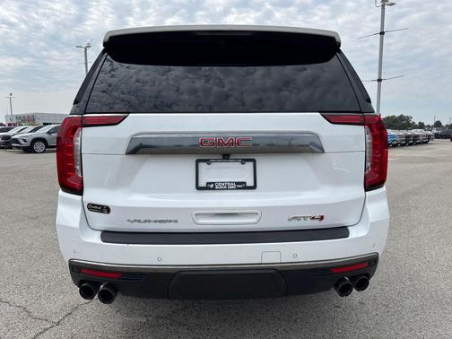 2022 GMC Yukon 4WD AT4