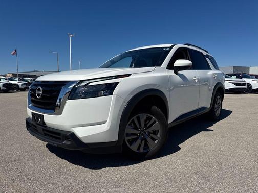Glacier White 2025 Nissan Pathfinder SV FWD