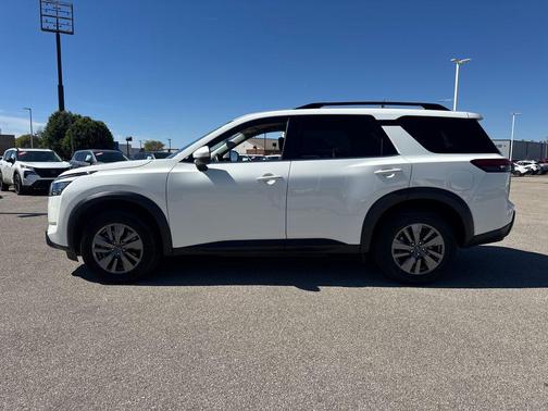 Glacier White 2025 Nissan Pathfinder SV FWD