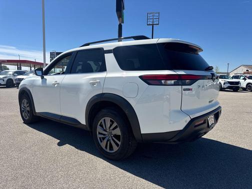 Glacier White 2025 Nissan Pathfinder SV FWD