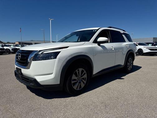Glacier White 2025 Nissan Pathfinder SV FWD