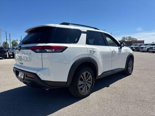 Glacier White 2025 Nissan Pathfinder SV FWD