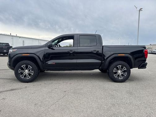 Onyx Black 2024 GMC Canyon AT4