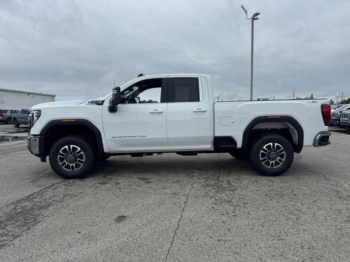 Summit White 2026 GMC Sierra 2500 SLE