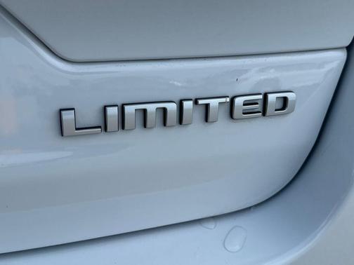 Bright White Clearcoat 2025 Jeep Grand Cherokee Limited
