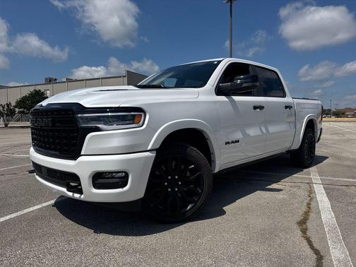 Ivory White Tri-Coat Pearlcoat 2025 RAM 1500 Limited