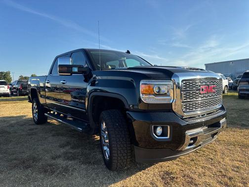 Onyx Black 2019 GMC Sierra 2500 Denali