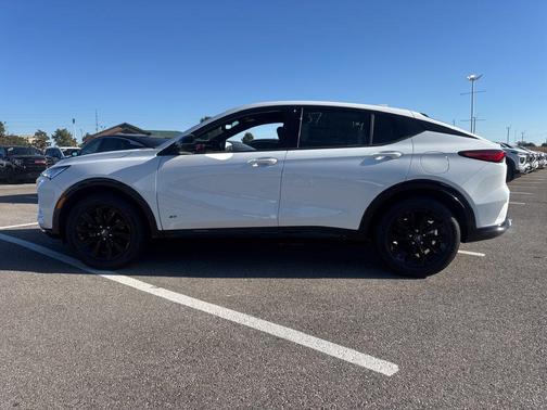 Summit White 2026 Buick Envista Sport Touring FWD
