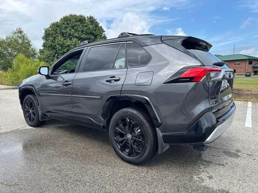 2024 Toyota RAV4 Hybrid SE