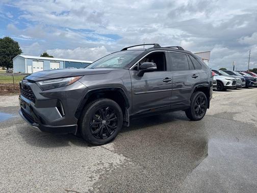 2024 Toyota RAV4 Hybrid SE