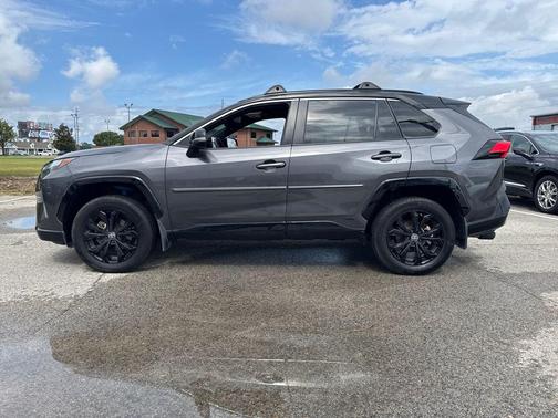 2024 Toyota RAV4 Hybrid SE