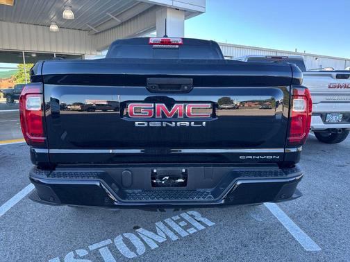 2024 GMC Canyon Denali