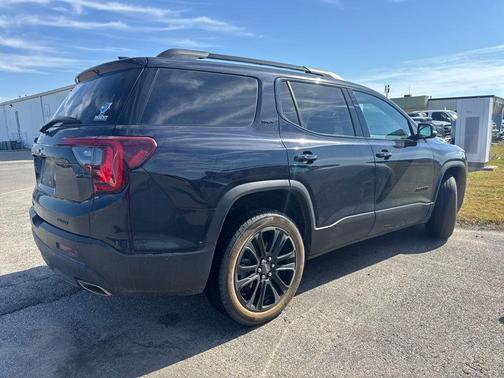 2022 GMC Acadia AWD SLT