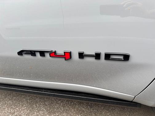 2025 GMC Sierra 2500 AT4