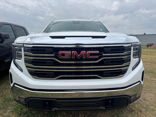 Summit White 2026 GMC Sierra 1500 SLT