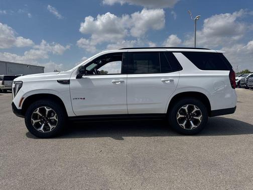 Summit White 2026 GMC Yukon 4WD AT4 Ultimate