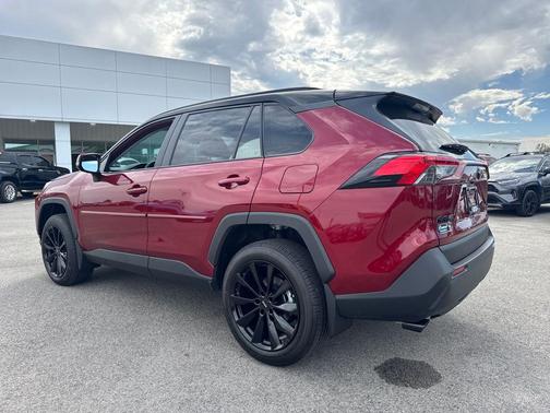 2025 Toyota RAV4 XLE Premium