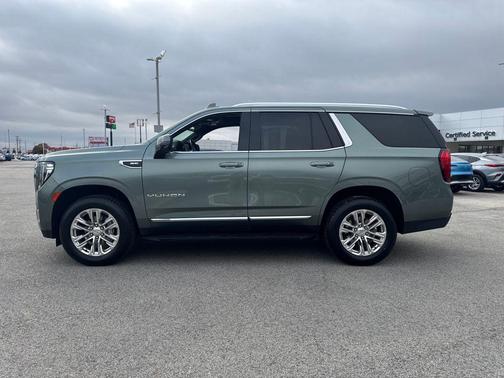 2023 GMC Yukon SLT