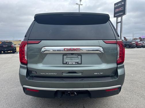 2023 GMC Yukon SLT