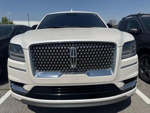 White Platinum Clearcoat Metallic 2019 Lincoln Navigator L Reserve
