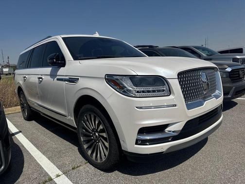 White Platinum Clearcoat Metallic 2019 Lincoln Navigator L Reserve