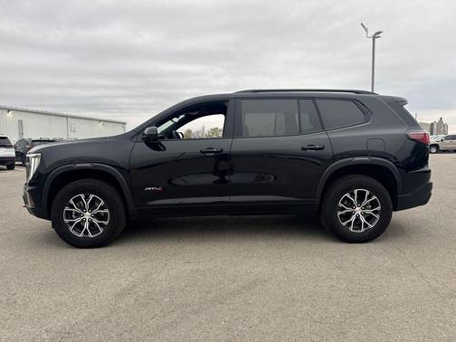 2025 GMC Acadia AWD AT4